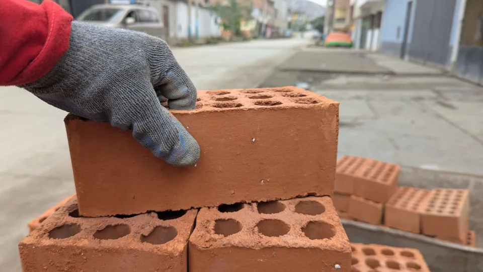 Bao xi măng xếp trên pallet